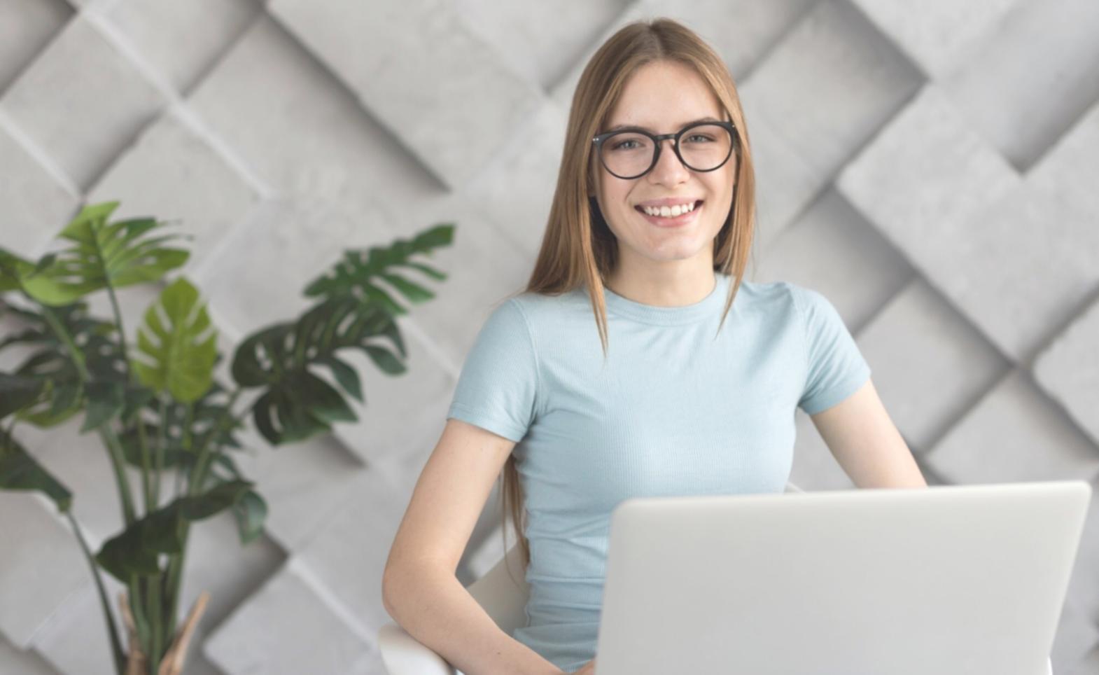 Online learning environment with investment charts and study materials